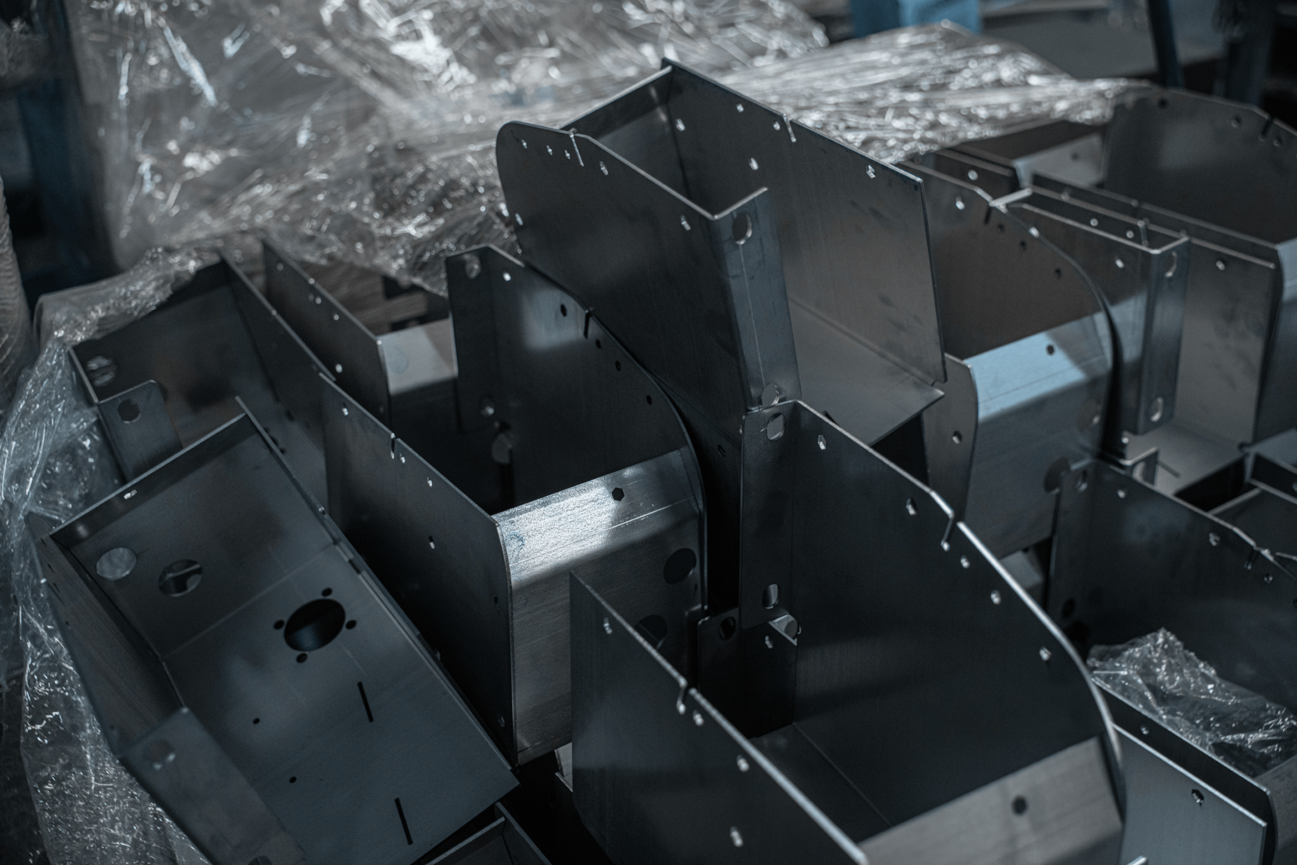 Διακοσμητική εικόνα για το Metal Services – Συνδυασμένη υπηρεσία αποξήλωσης, αφαίρεσης και αποκομιδής για πλήρη λύση μεταλλικών εργασιών.