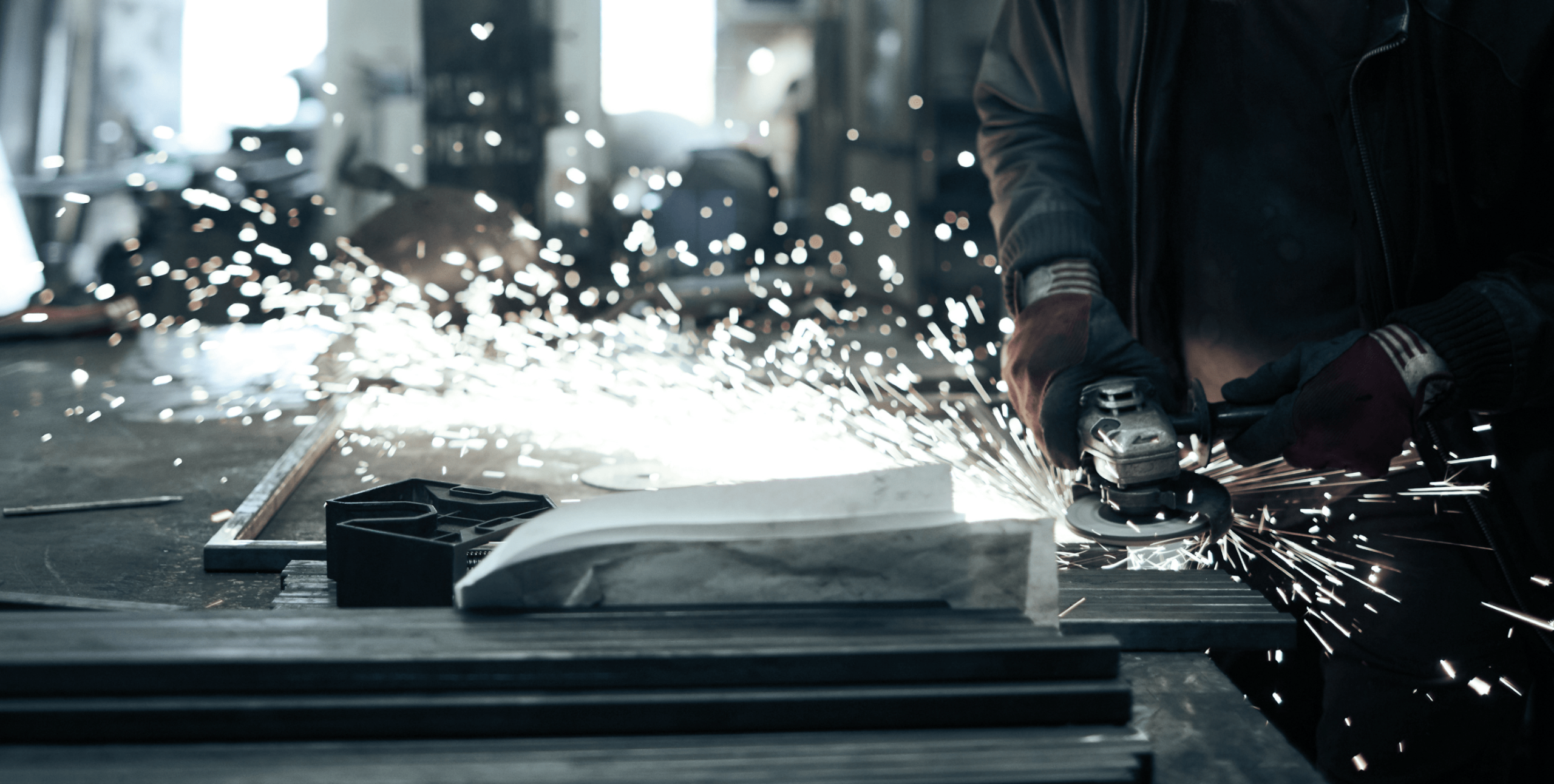 Διακοσμητική εικόνα για το Metal Services – Αποξήλωση μεταλλικών περιφράξεων και σκέπαστρων με γρήγορη και ασφαλή διαδικασία.
